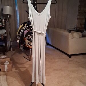 Elegant Sleeveless White Jumpsuit